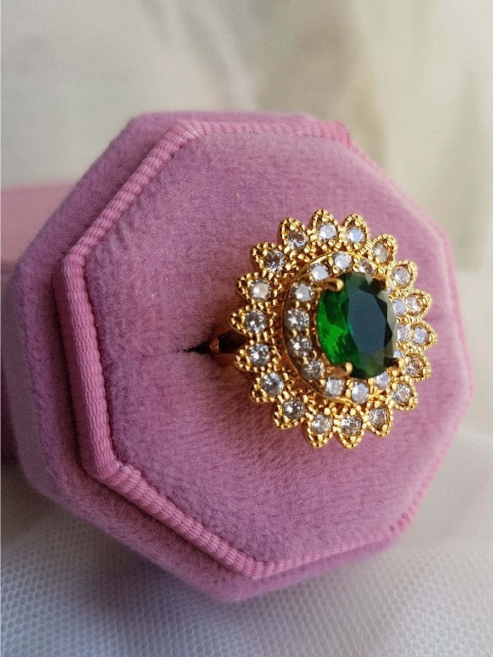 Swarovski Elements 18k Gold Plated Oval Emerald Green Flower Halo Ring NWT